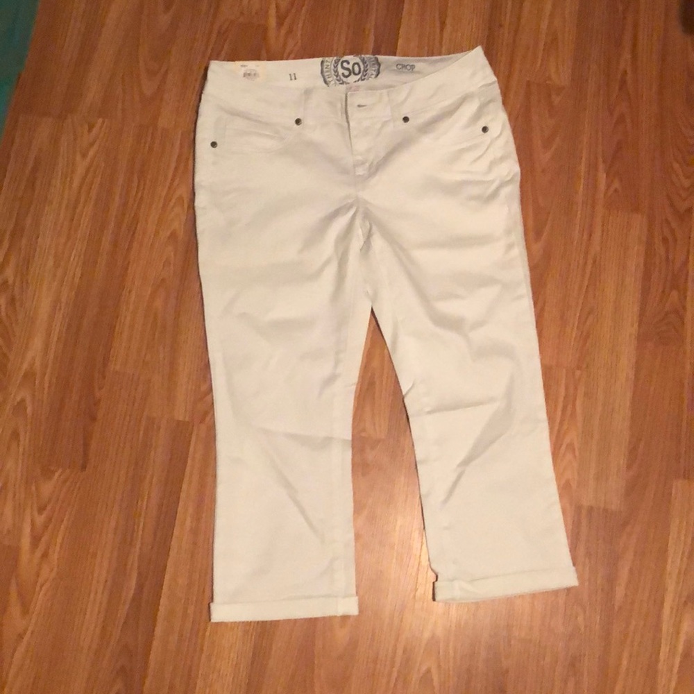 NWT SO Crop White Capris